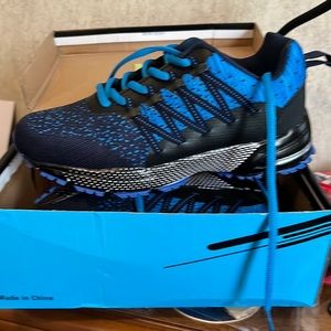 cloud 1 blue black tennis shoes